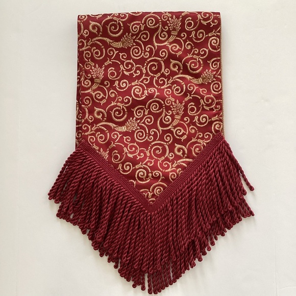 Fringed Table Runner - Picture 1 of 11